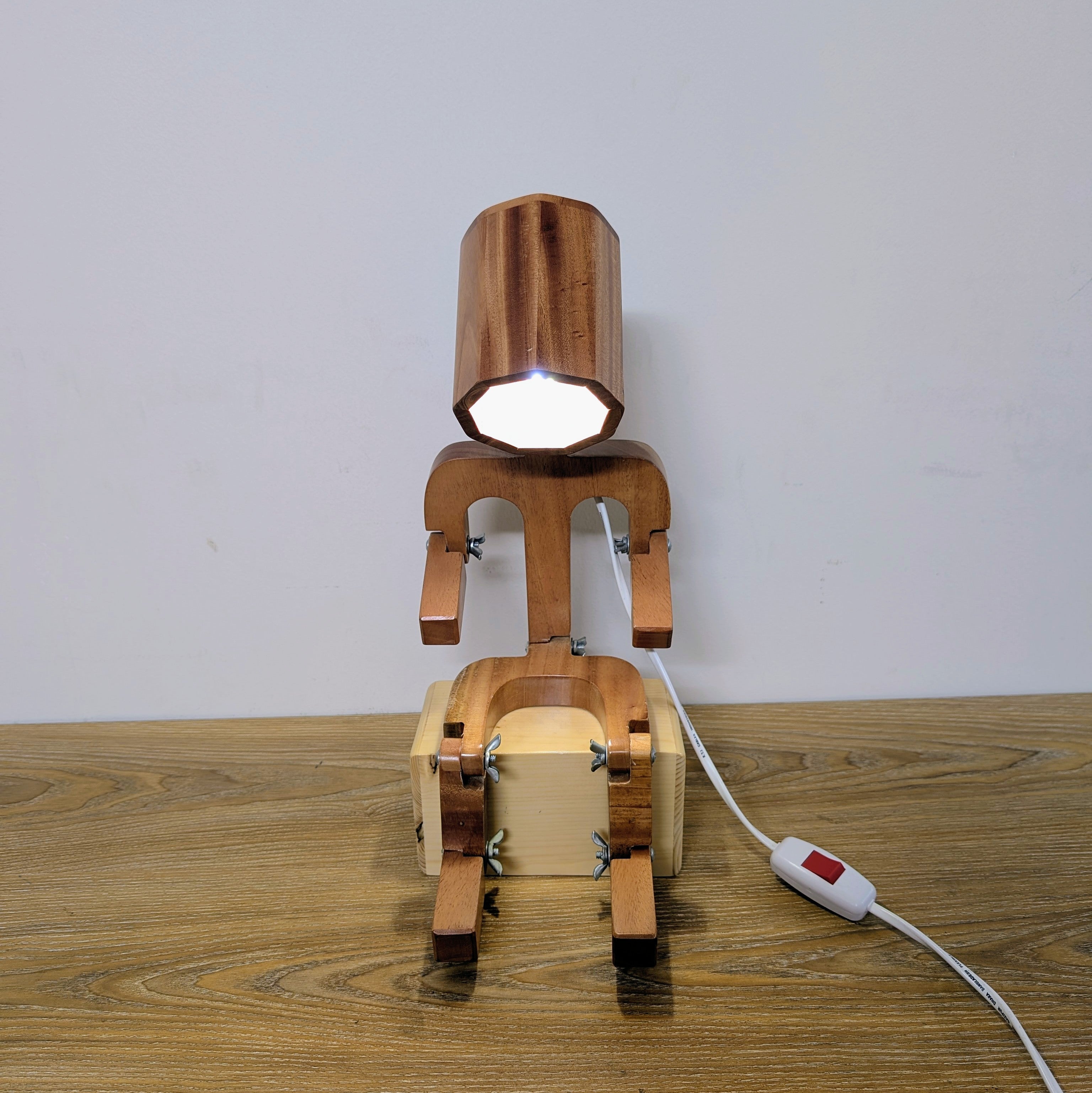 Sitting Robot Wooden Lamp
