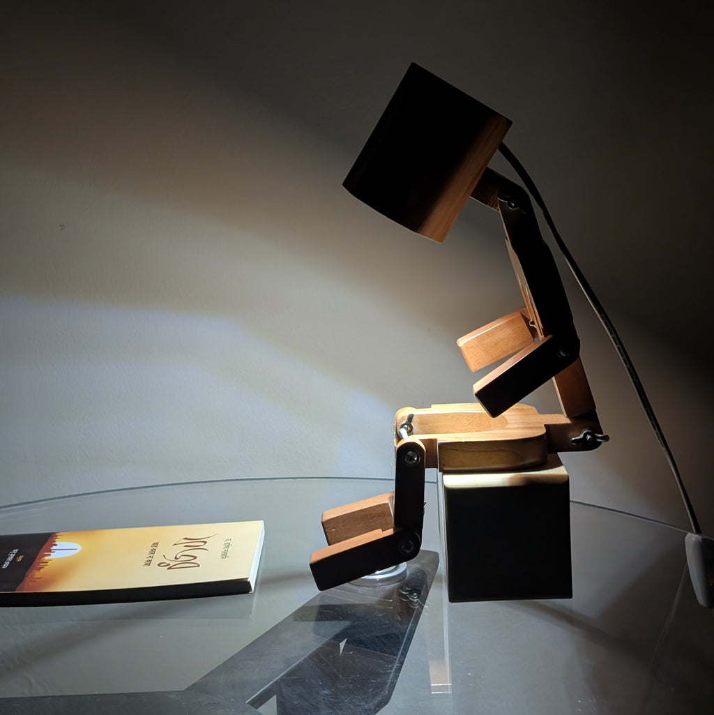 Sitting Robot Wooden Lamp
